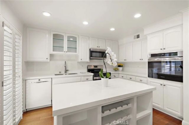 5 Morningside, Irvine, CA 92603