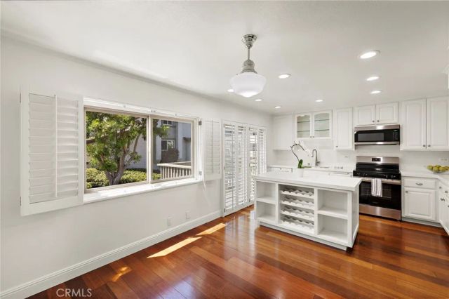 5 Morningside, Irvine, CA 92603