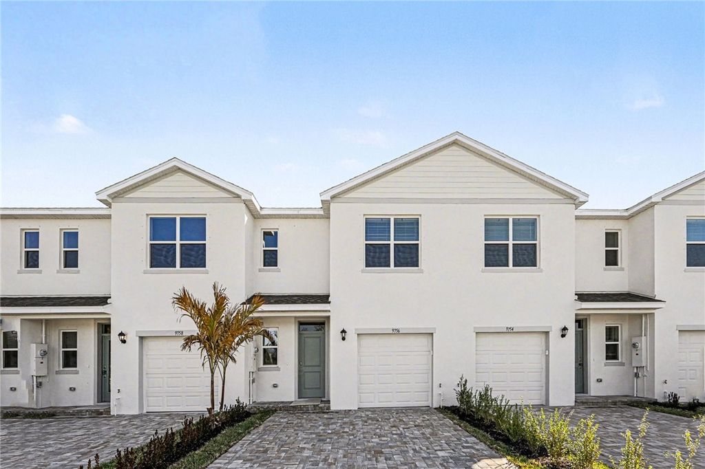 9731 Venetian Square, Vero Beach, FL 32966