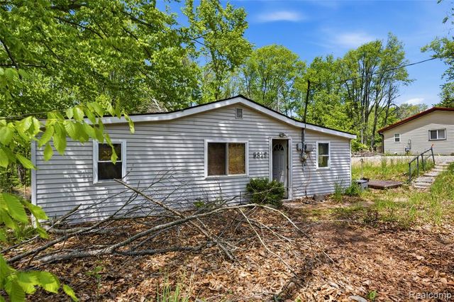5842 Woodland Drive, Lake, MI 48632