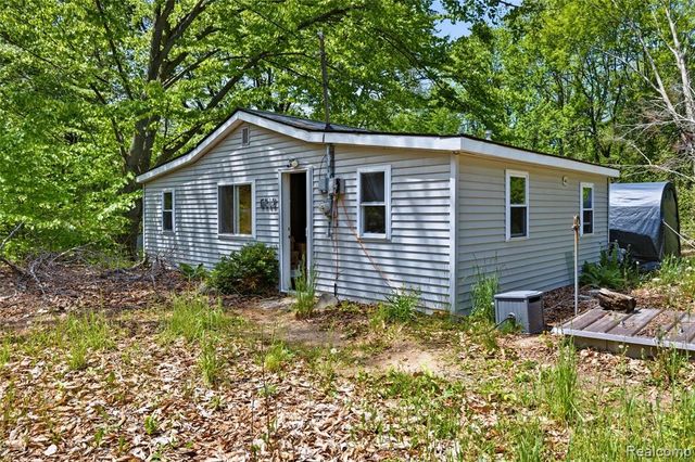 5842 Woodland Drive, Lake, MI 48632