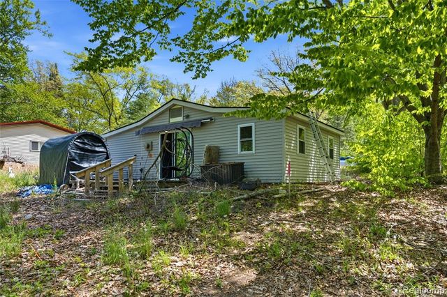 5842 Woodland Drive, Lake, MI 48632
