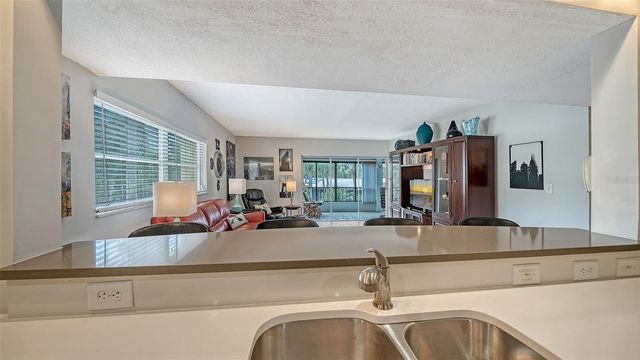 225 HOURGLASS WAY 202, Sarasota, FL 34242