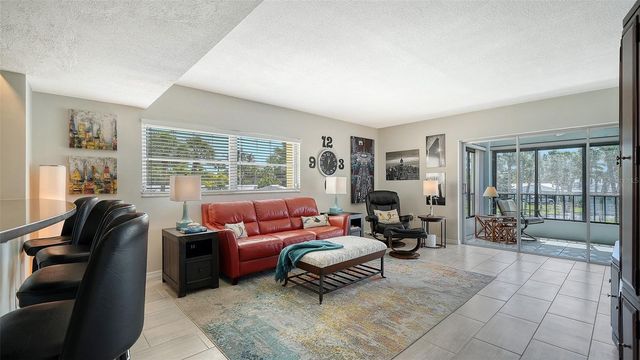 225 HOURGLASS WAY 202, Sarasota, FL 34242
