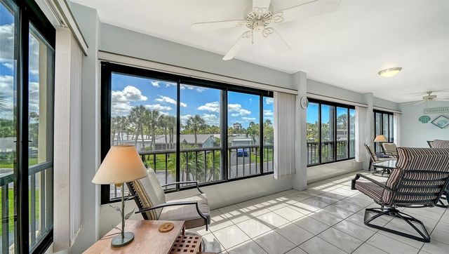 225 HOURGLASS WAY 202, Sarasota, FL 34242