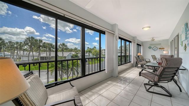 225 HOURGLASS WAY 202, Sarasota, FL 34242