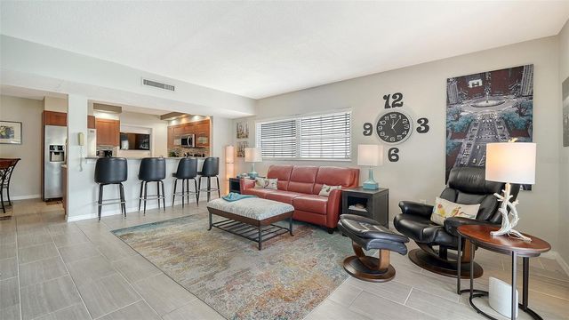 225 HOURGLASS WAY 202, Sarasota, FL 34242