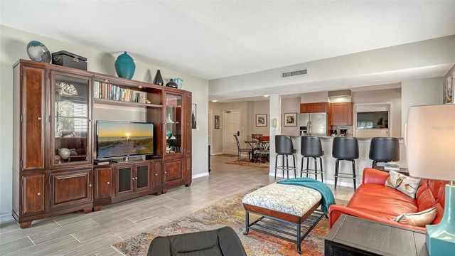 225 HOURGLASS WAY 202, Sarasota, FL 34242