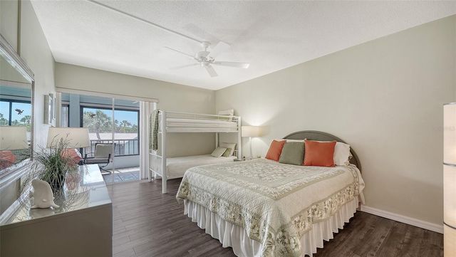 225 HOURGLASS WAY 202, Sarasota, FL 34242