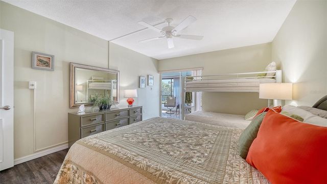 225 HOURGLASS WAY 202, Sarasota, FL 34242