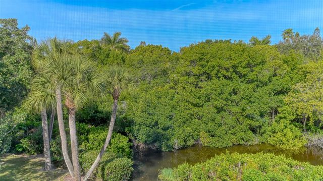 225 HOURGLASS WAY 202, Sarasota, FL 34242