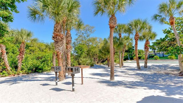 225 HOURGLASS WAY 202, Sarasota, FL 34242