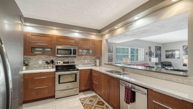 225 HOURGLASS WAY 202, Sarasota, FL 34242