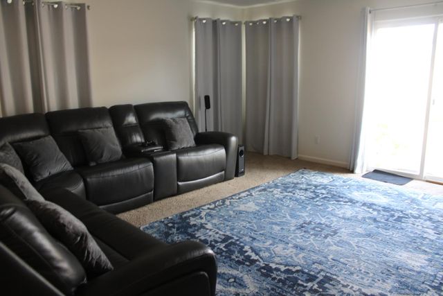 5586 E Saginaw Way, Fresno, CA 93722