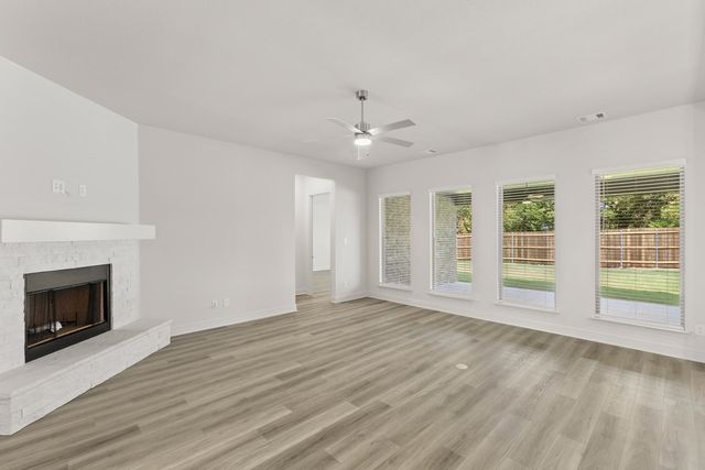5205 Rutherford Drive, Midlothian, TX 76065