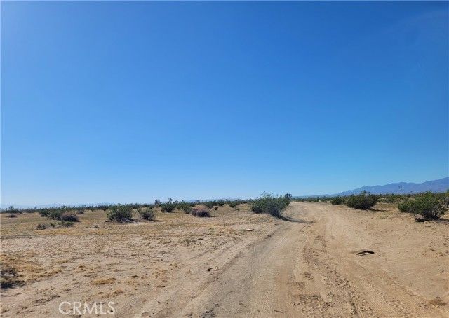 800 Vinton Road, Adelanto, CA 92301