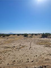 800 Vinton Road, Adelanto, CA 92301