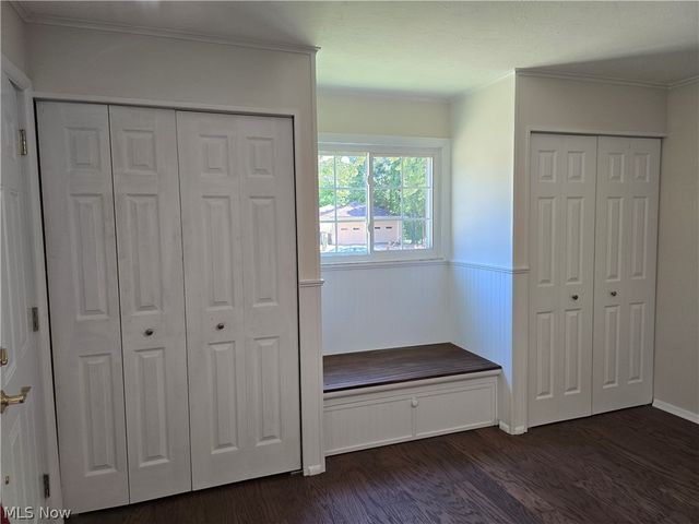 1800 Liberty Drive, Akron, OH 44313