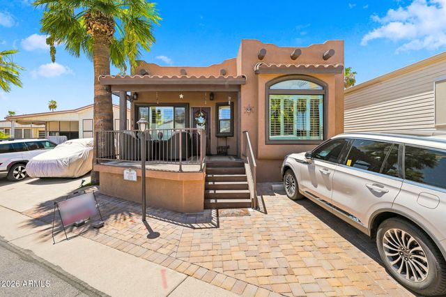 629 NAVAJO --, Mesa, AZ 85205