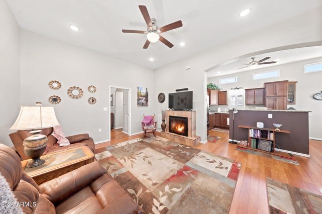 629 NAVAJO --, Mesa, AZ 85205