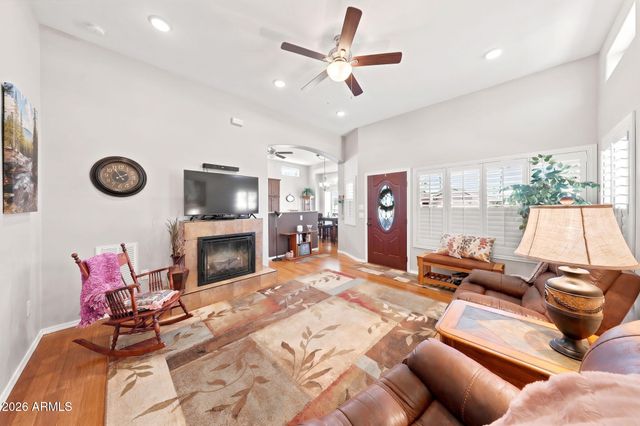629 NAVAJO --, Mesa, AZ 85205