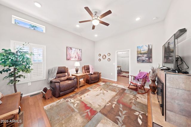 629 NAVAJO --, Mesa, AZ 85205