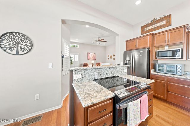629 NAVAJO --, Mesa, AZ 85205