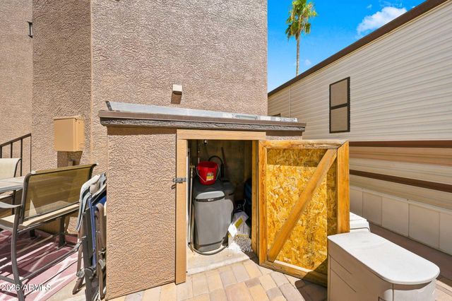 629 NAVAJO --, Mesa, AZ 85205