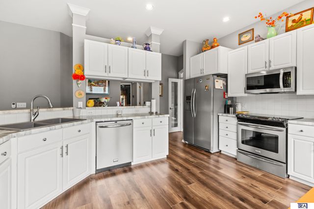 619 S 186th Street, Omaha, NE 68022