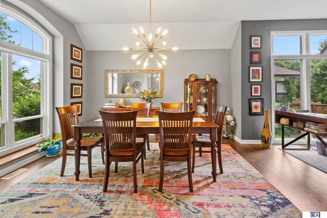 619 S 186th Street, Omaha, NE 68022