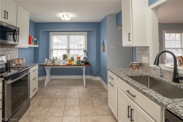 3301 Sumser Street NW, North Canton, OH 44720