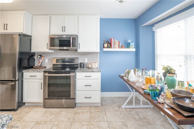 3301 Sumser Street NW, North Canton, OH 44720