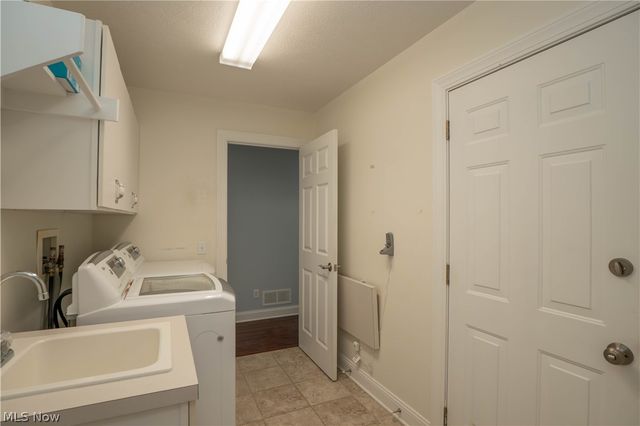 3301 Sumser Street NW, North Canton, OH 44720