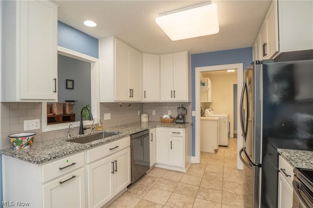 3301 Sumser Street NW, North Canton, OH 44720