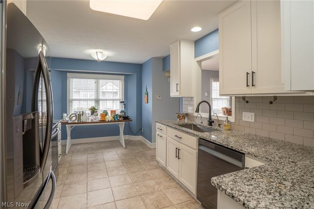 3301 Sumser Street NW, North Canton, OH 44720