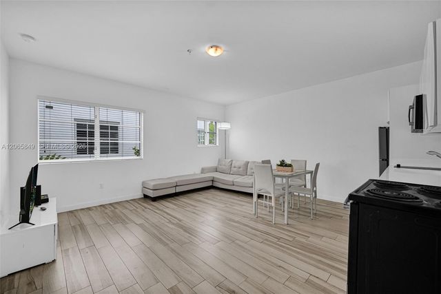 1560 Meridian Avenue 207, Miami Beach, FL 33139