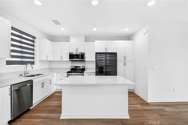 2961 W Lincoln 6, Anaheim, CA 92801