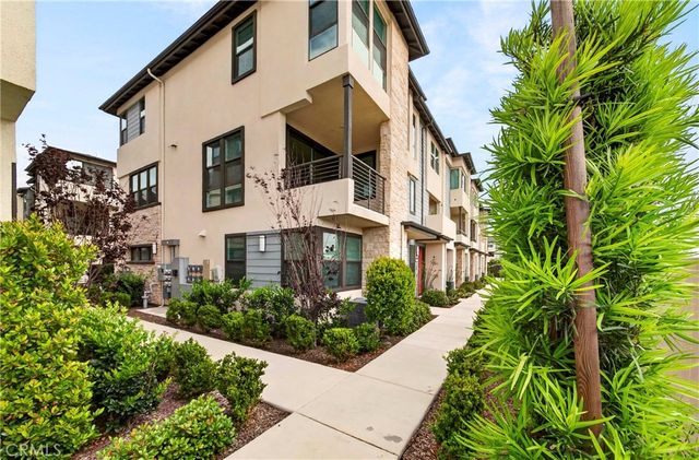 2961 W Lincoln 6, Anaheim, CA 92801