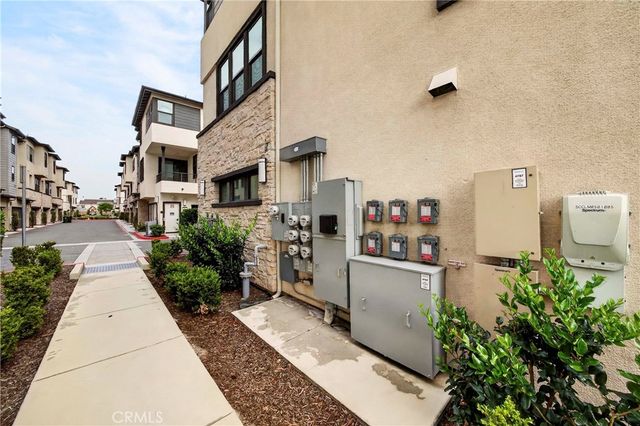 2961 W Lincoln 6, Anaheim, CA 92801