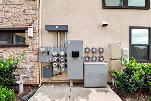 2961 W Lincoln 6, Anaheim, CA 92801