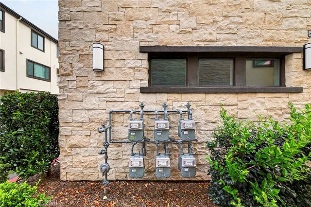 2961 W Lincoln 6, Anaheim, CA 92801