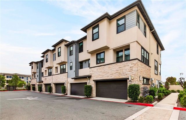 2961 W Lincoln 6, Anaheim, CA 92801