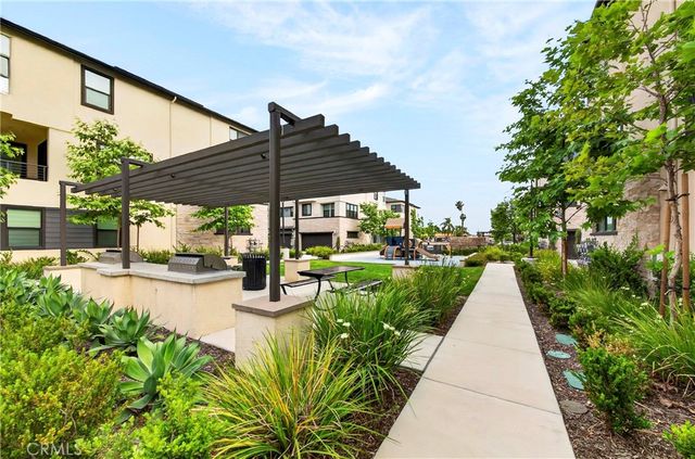 2961 W Lincoln 6, Anaheim, CA 92801