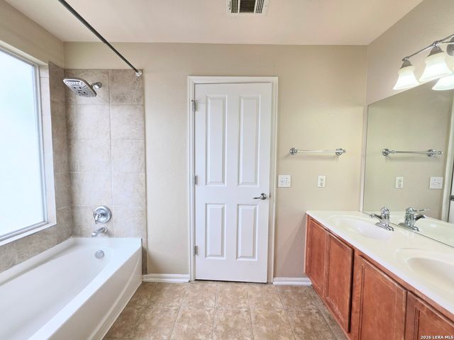 914 Tisbury Parkway, San Antonio, TX 78251