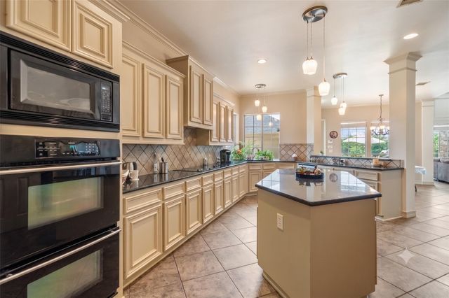 11302 Cypress Creek Lakes Drive, Cypress, TX 77433