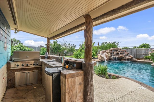 11302 Cypress Creek Lakes Drive, Cypress, TX 77433