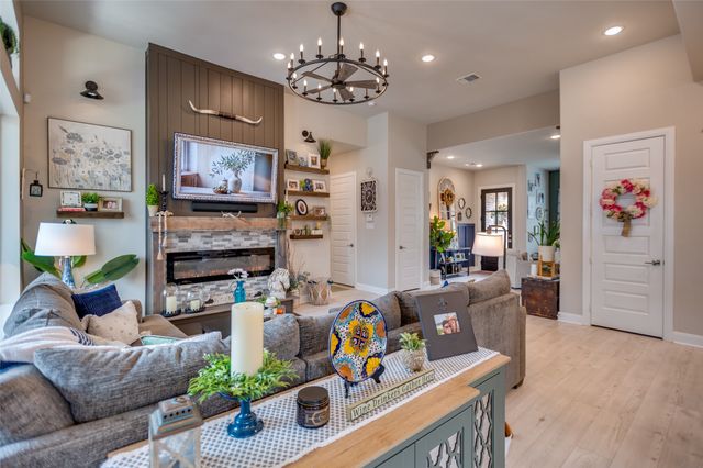 2063 Spotted Fawn Drive, Arlington, TX 76005