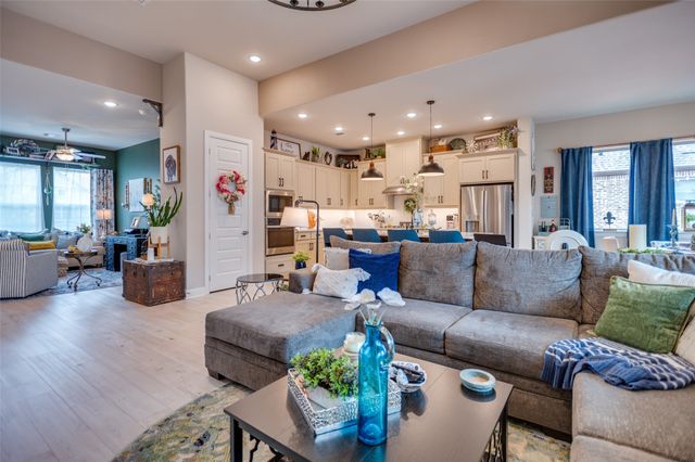 2063 Spotted Fawn Drive, Arlington, TX 76005