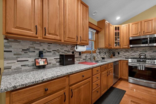 26 Bluegrass Drive SW, Pataskala, OH 43062