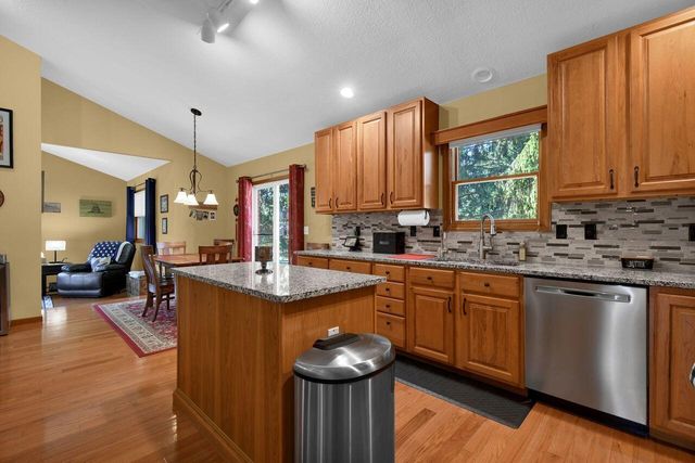 26 Bluegrass Drive SW, Pataskala, OH 43062